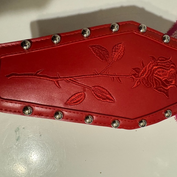 Red Rose and stud crossbody New - Picture 3 of 12